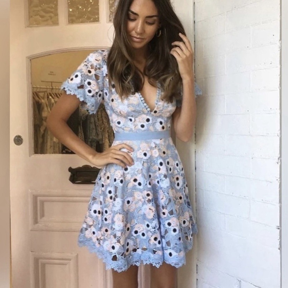 LA‎ MAISON TALULAH Infatuation Floral Lace Mini Dress Blue Tan Sz Small